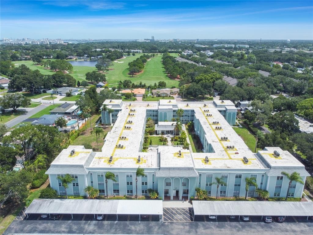 701 POINSETTIA ROAD UNIT 302 BELLEAIR, FL 33756