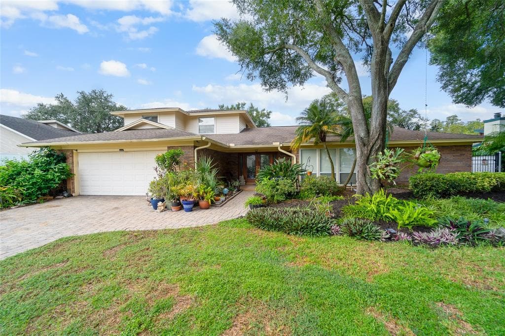 14606 CLARENDON DRIVE TAMPA, FL 33624