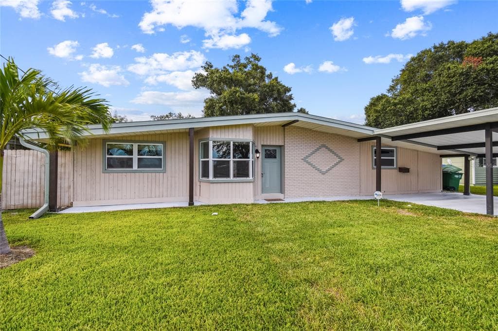 4425 W MONTGOMERY AV TAMPA, FL 33616