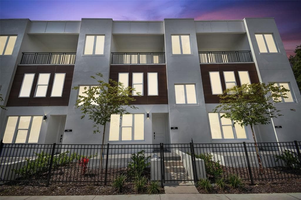 121 E WARREN AVENUE UNIT 4 TAMPA, FL 33602
