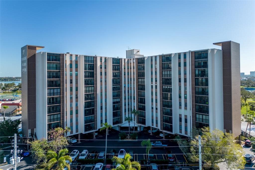 10355 PARADISE BOULEVARD UNIT 211 TREASURE ISLAND, FL 33706