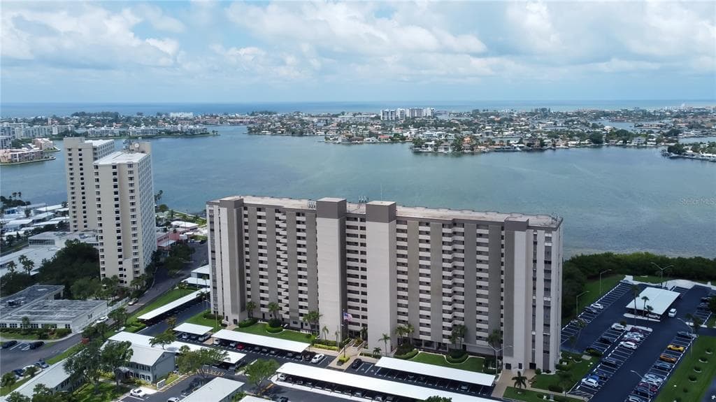 7050 SUNSET DRIVE S UNIT 703 SOUTH PASADENA, FL 33707