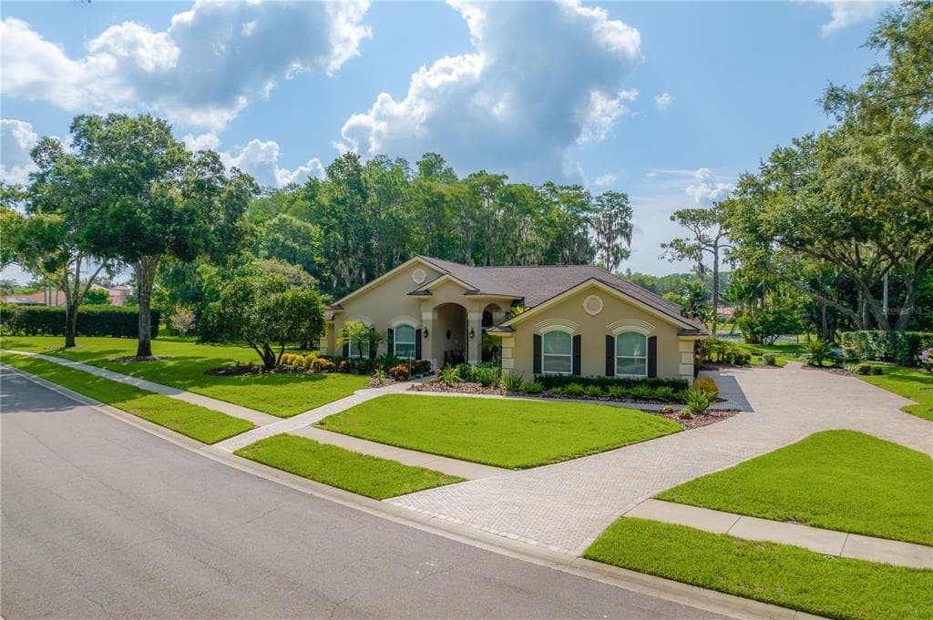 3933 PRESIDENTIAL DRIVE PALM HARBOR, FL 34685