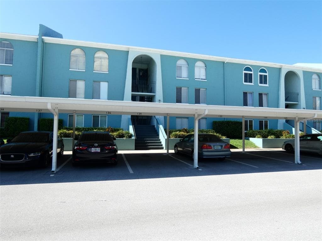 265 114TH AVENUE N UNIT 4 ST PETERSBURG, FL 33716