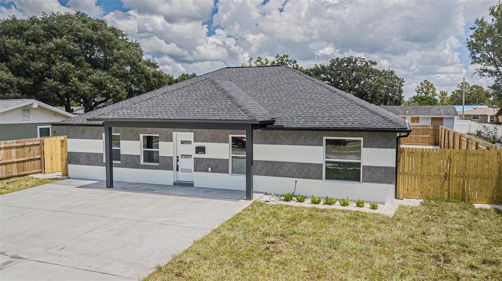 8503 WOODLAKE DRIVE