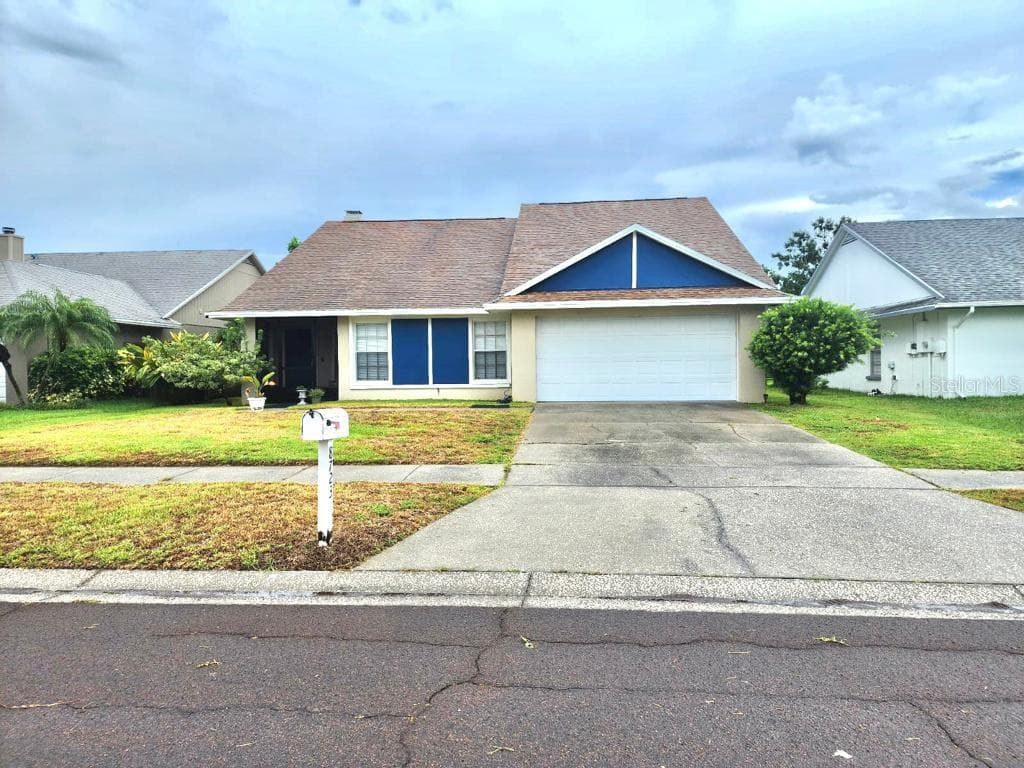 8723 LINDENHURST PLACE TAMPA, FL 33634