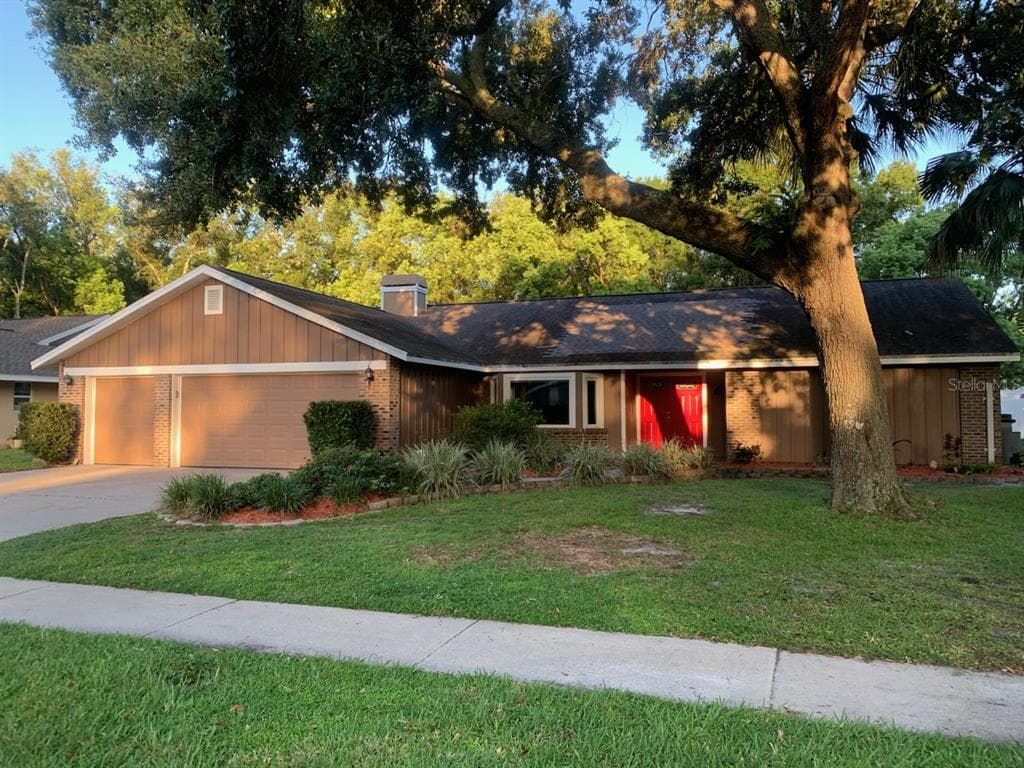 1046 SYLVIA LANE TAMPA, FL 33613