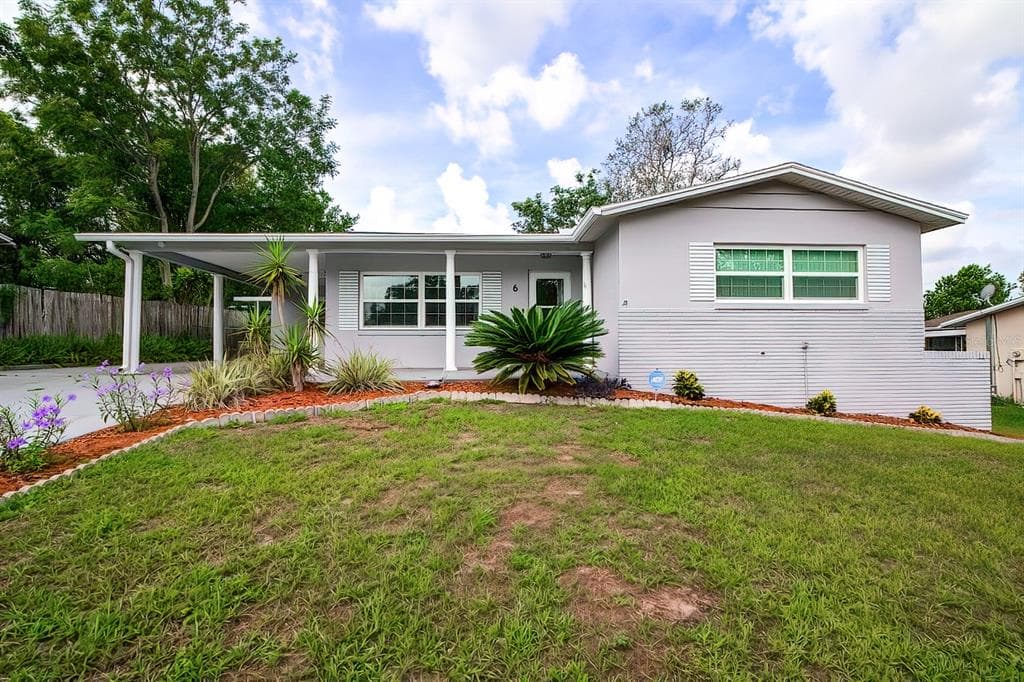 6 OAK HOLLOW DRIVE BEVERLY HILLS, FL 34465