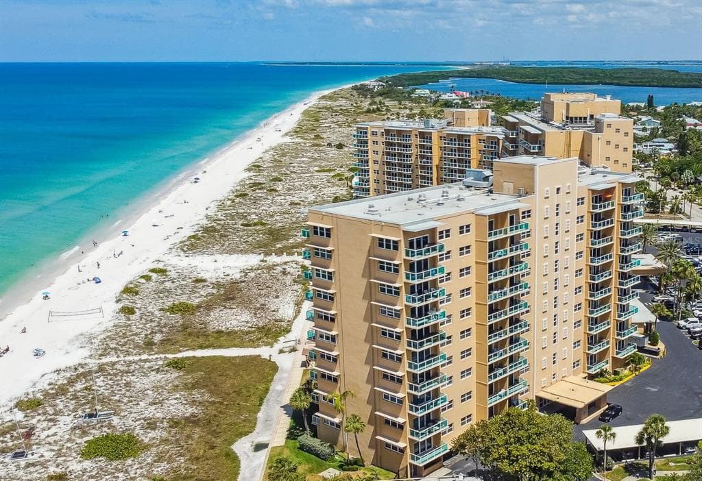 880 MANDALAY AVENUE UNIT C1109