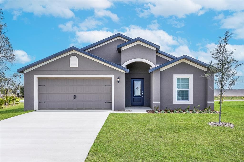 13006 DEL LAGO DRIVE ASTATULA, FL 34705