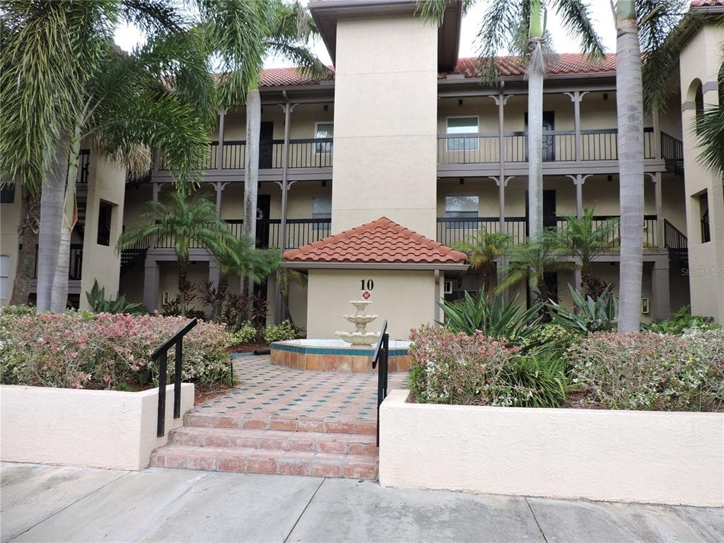 2400 FEATHER SOUND DRIVE UNIT 1036 CLEARWATER, FL 33762