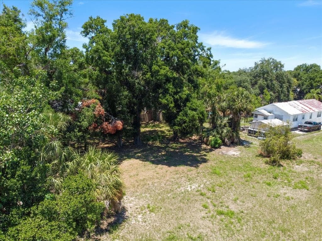 940 E 11TH AVENUE TAMPA, FL 33605