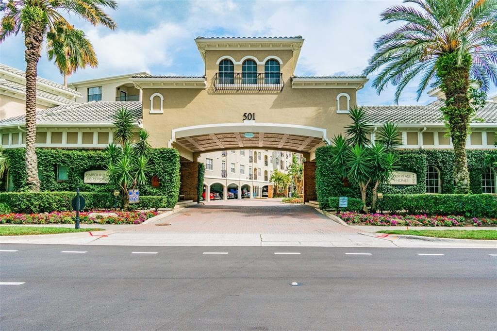 501 KNIGHTS RUN AVENUE UNIT 2208 TAMPA, FL 33602