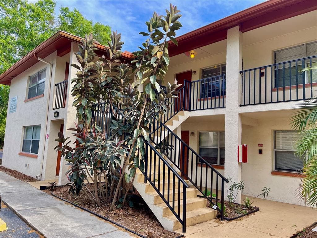 1767 LEO LANE S UNIT 105 CLEARWATER, FL 33755