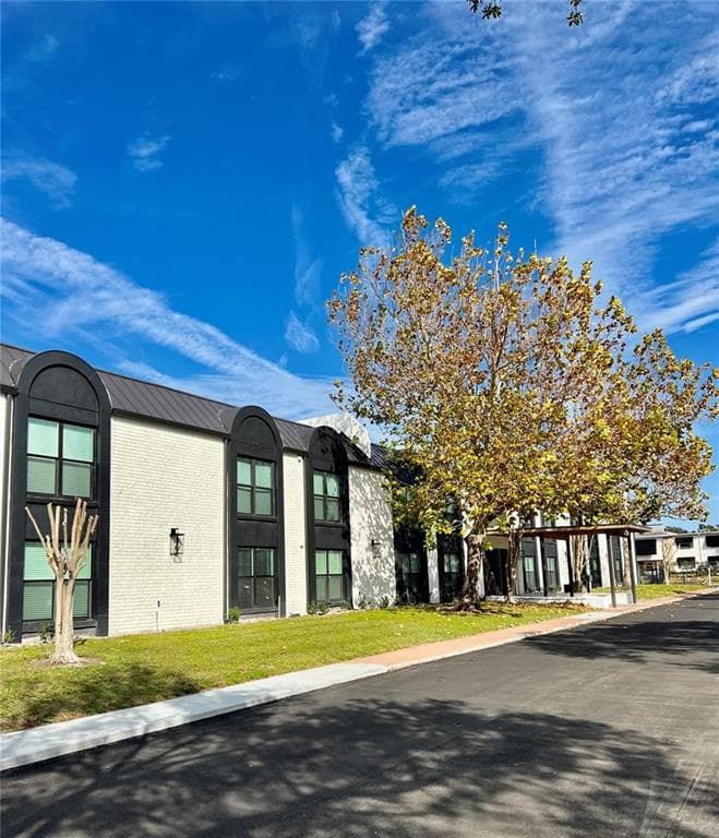 3909 W CLEVELAND STREET UNIT 203 TAMPA, FL 33609