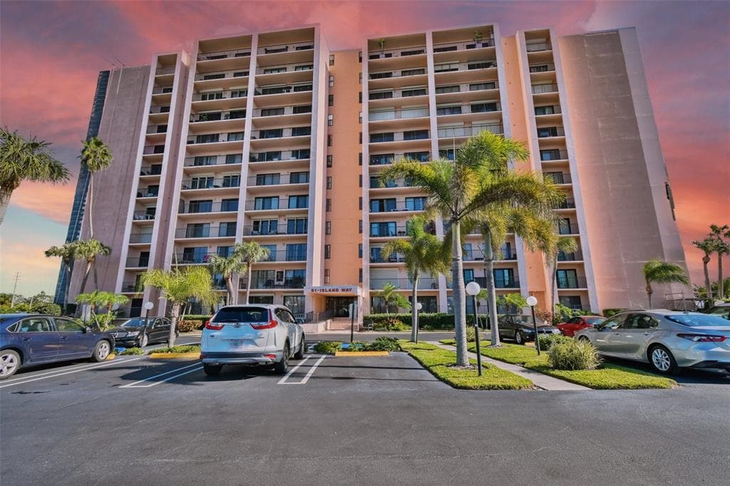 51 ISLAND WAY UNIT 707 CLEARWATER, FL 33767