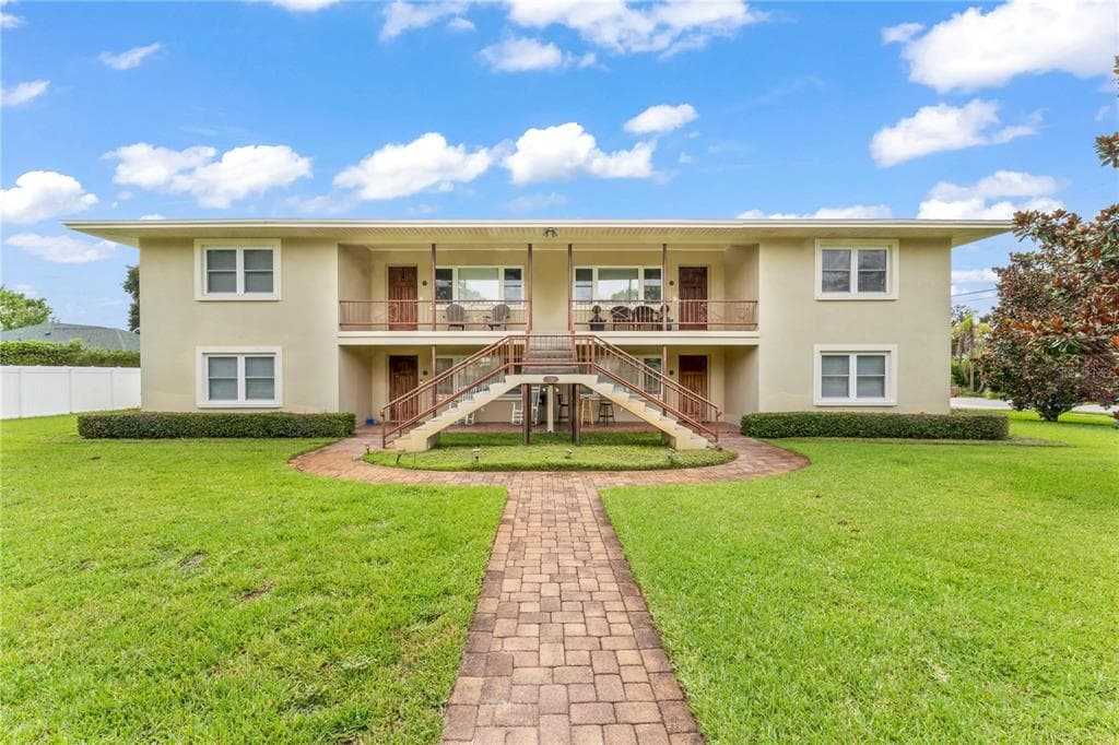 774 LENTZ ROAD BELLEAIR BLUFFS, FL 33770