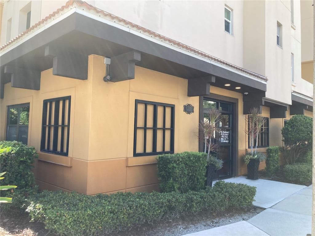 200 4TH AVENUE S UNIT 117 ST PETERSBURG, FL 33701