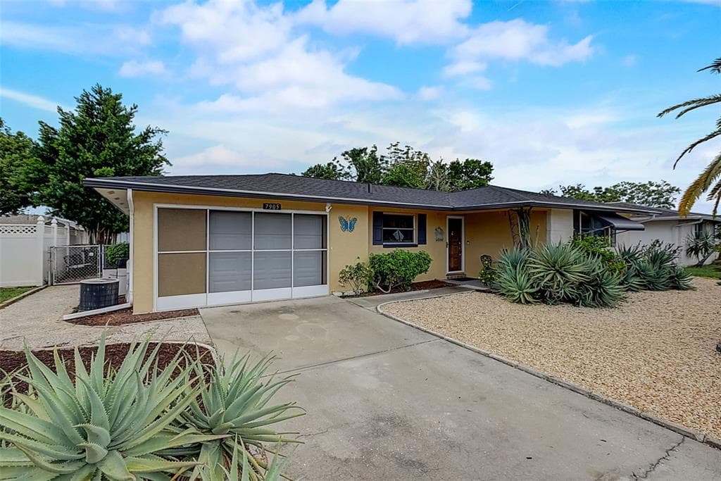 7905 MIMOSA DRIVE PORT RICHEY, FL 34668