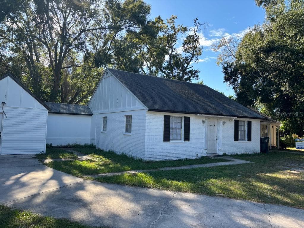 1403 COLLEGE PARK LANE