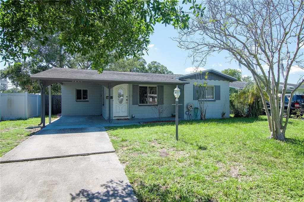 5820 MAGNOLIA STREET N ST PETERSBURG, FL 33703