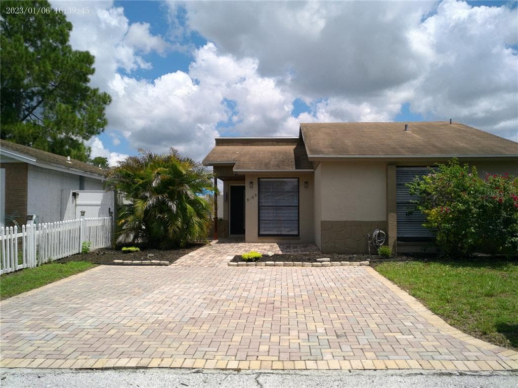 9109 SUFFIELD COURT TAMPA, FL 33615