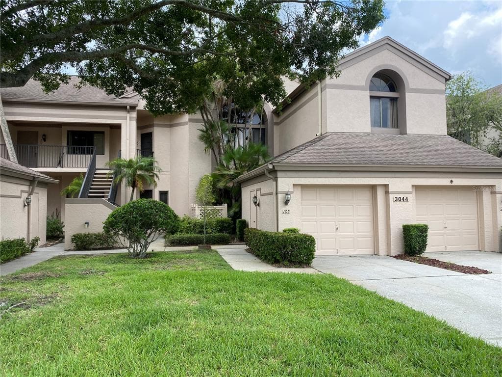 3044 RED OAK COURT UNIT 105 PALM HARBOR, FL 34684