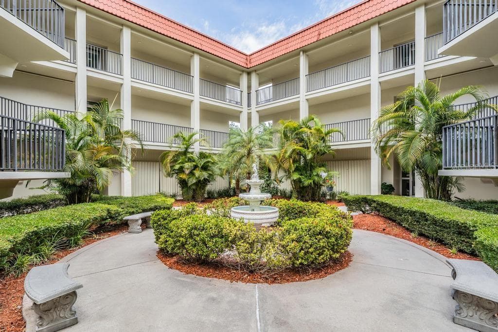 2700 BAYSHORE BOULEVARD UNIT 4306 DUNEDIN, FL 34698