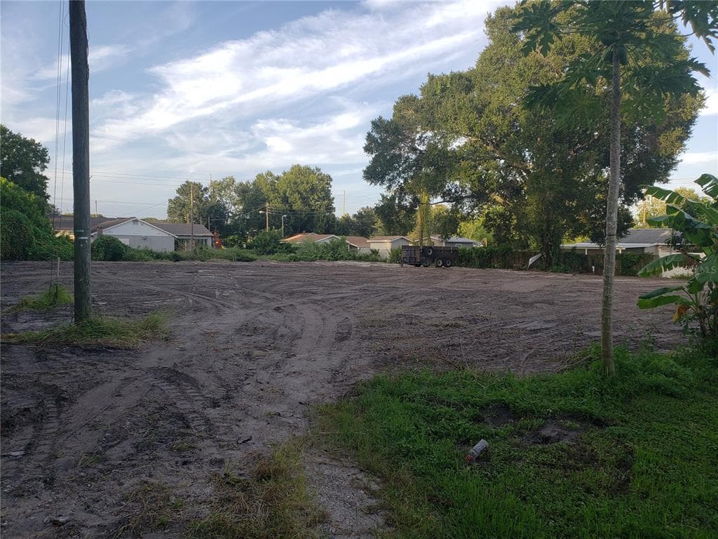 8217 BLOSSOM AVENUE TAMPA, FL 33614