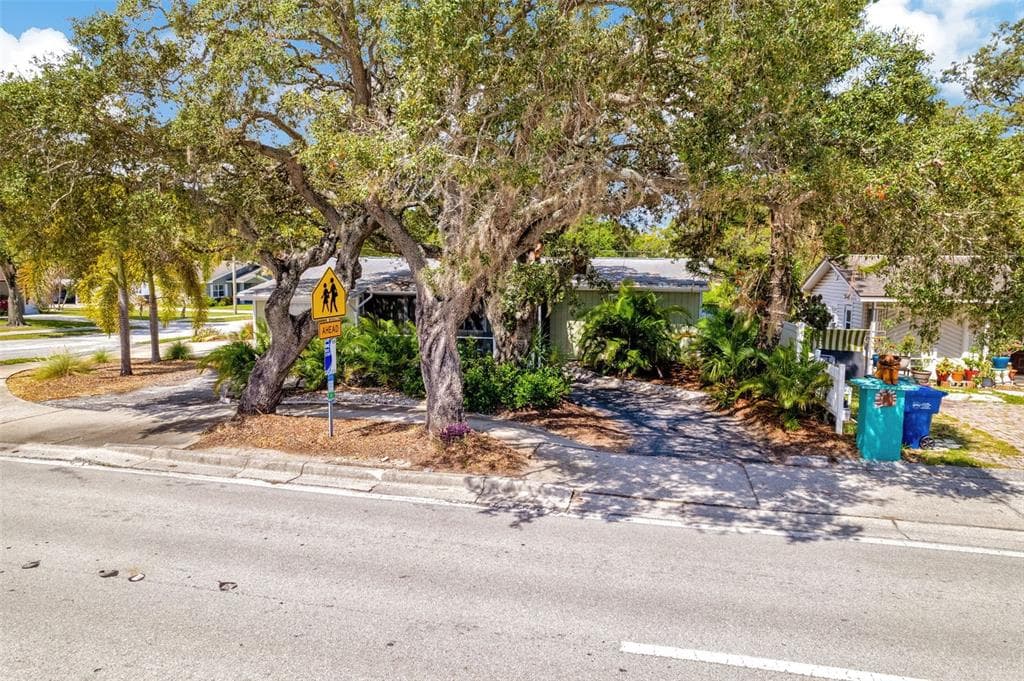 675 S CLEARWATER LARGO ROAD S