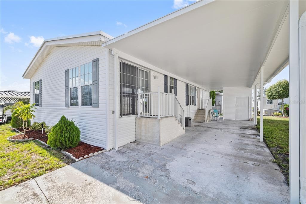 452 POMPANO COURT OLDSMAR, FL 34677