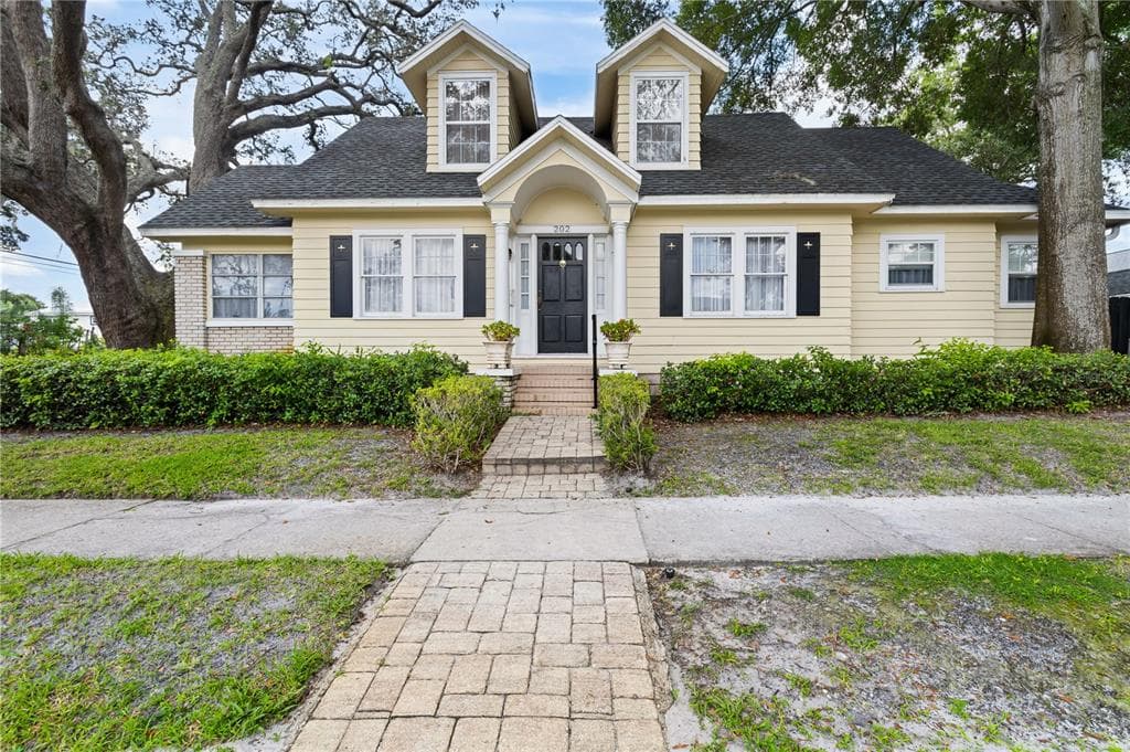 202 15TH AVENUE N ST PETERSBURG, FL 33704