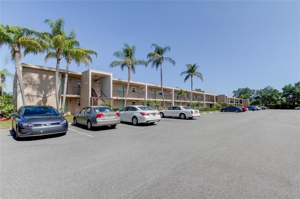 12300 PARK BOULEVARD UNIT 109 SEMINOLE, FL 33772