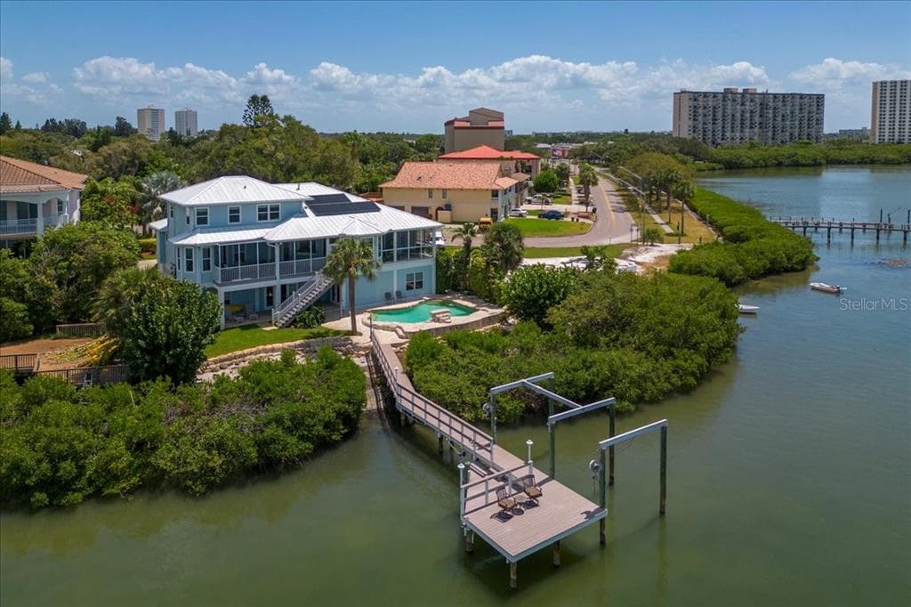 715 VILLAGRANDE AVENUE S ST PETERSBURG, FL 33707