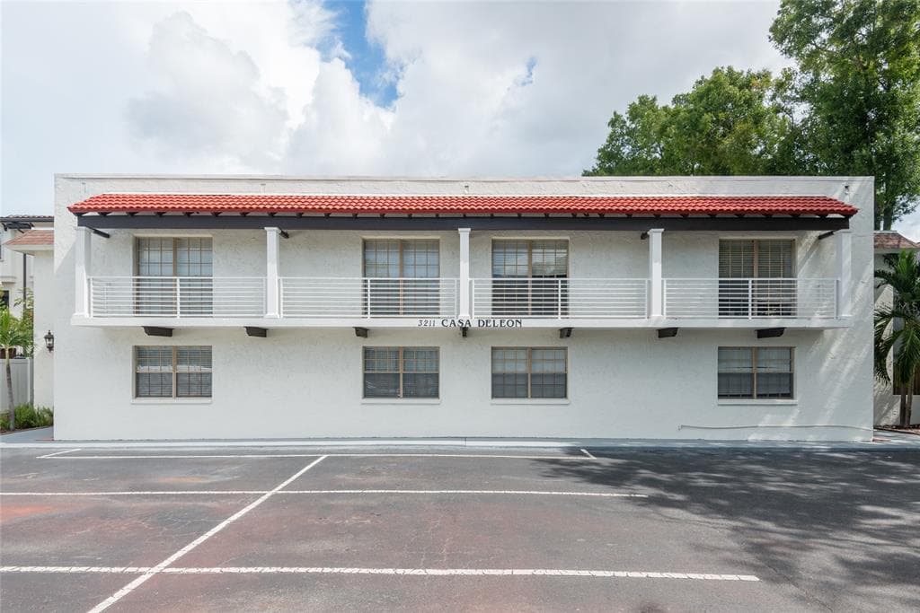 3211 W DE LEON STREET UNIT 15 TAMPA, FL 33609