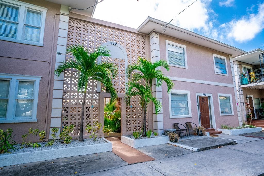 537 2ND STREET N UNIT A ST PETERSBURG, FL 33701