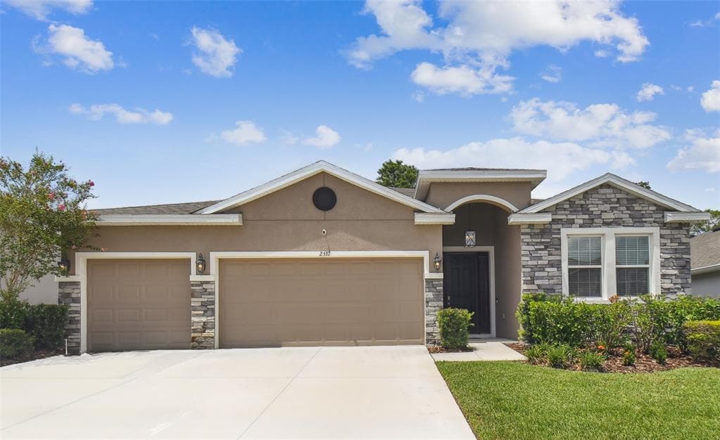 2537 KNIGHT ISLAND DRIVE BRANDON, FL 33511