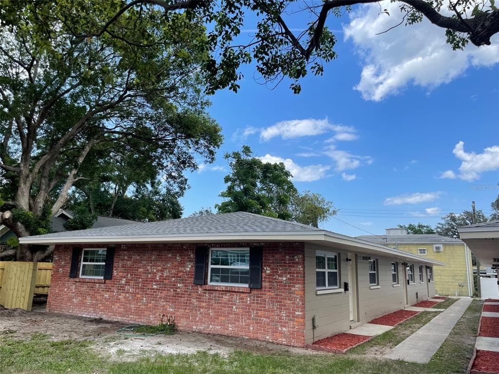 762 JOHNSON AVENUE LAKELAND, FL 33801