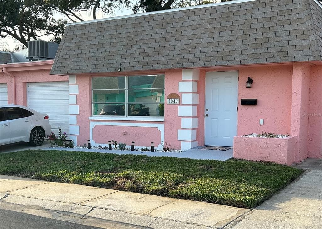 7045 LAFAYETTE N PINELLAS PARK, FL 33781