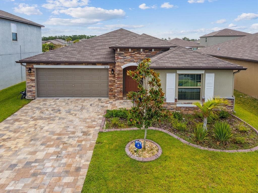11832 BLACKEYED SUSAN DRIVE