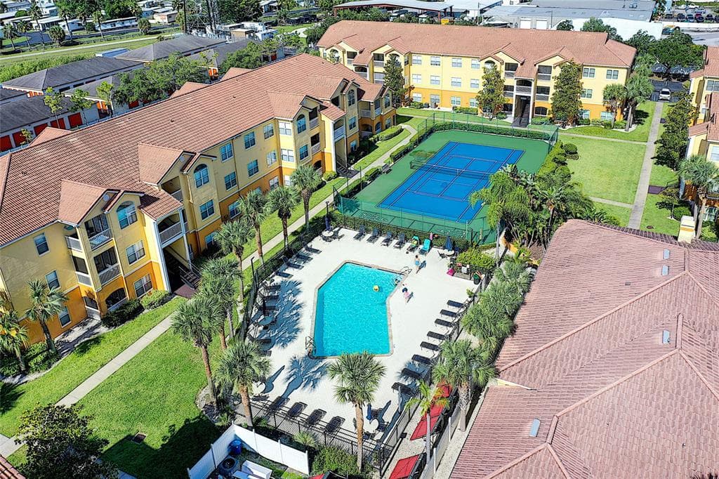 10764 70TH AVENUE UNIT 6102 SEMINOLE, FL 33772
