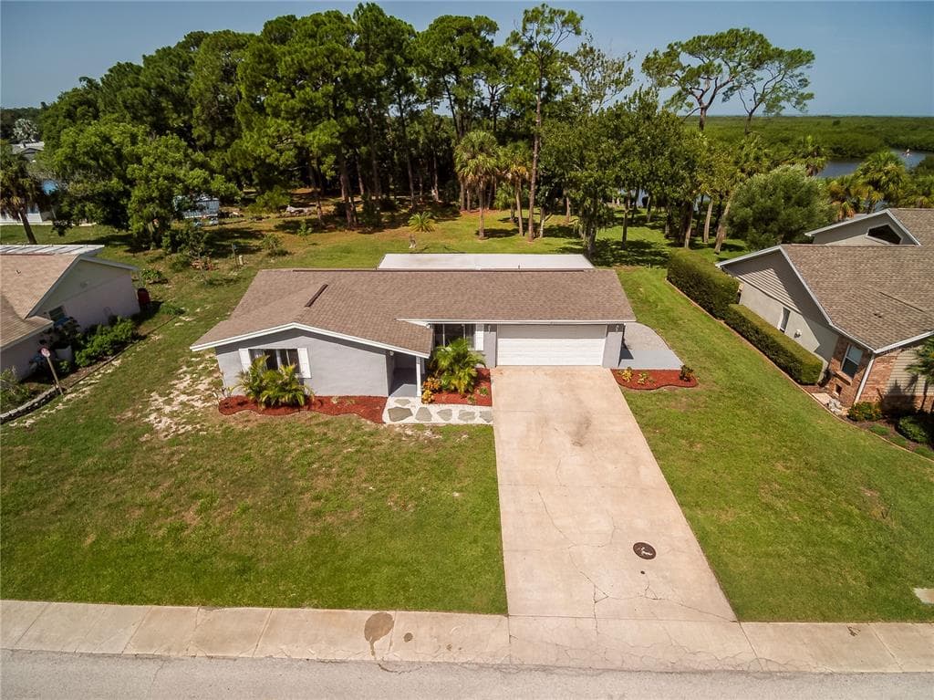 3915 BERWICK DRIVE