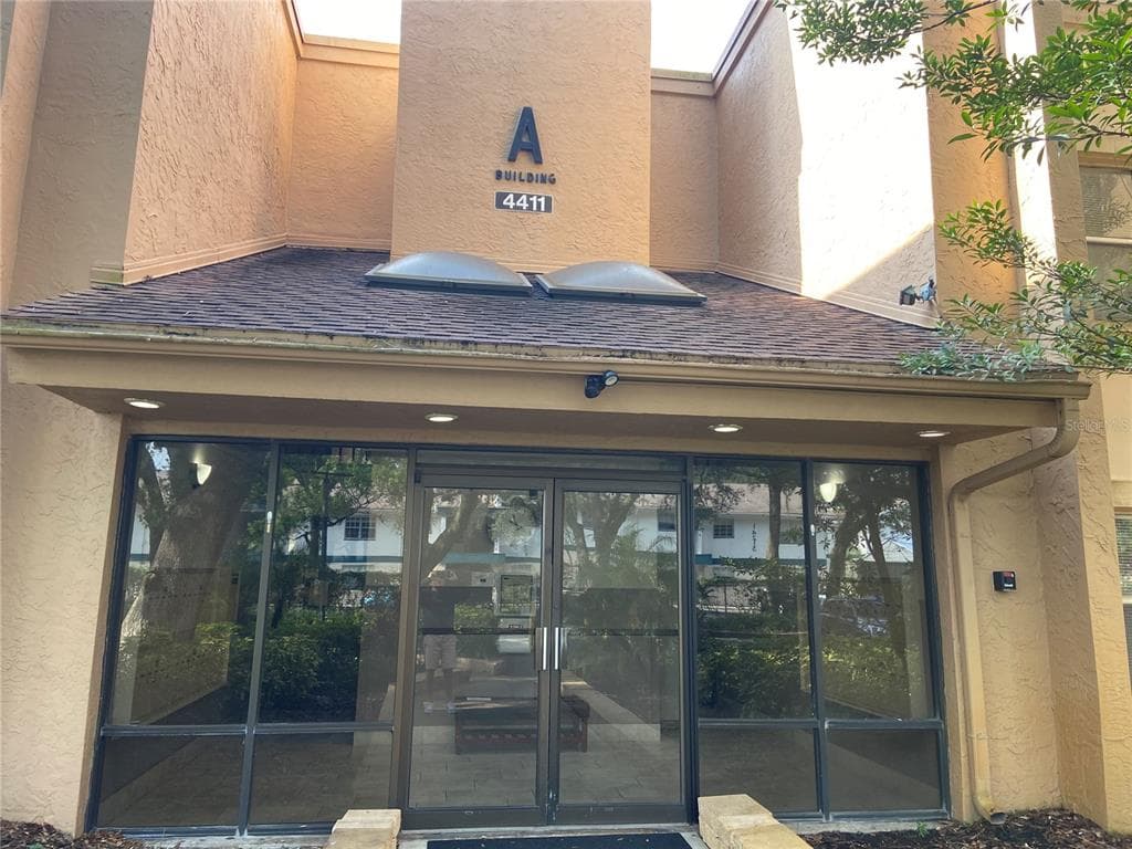 4411 SHADY TERRACE LANE UNIT 107 TAMPA, FL 33613