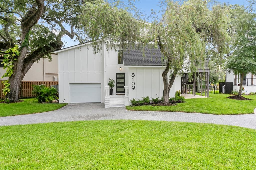 8109 N RIVER SHORE DRIVE