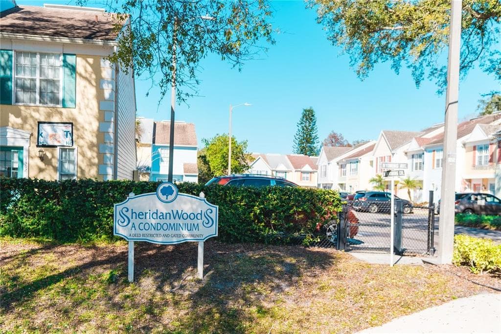 3402 W WYOMING CIRCLE TAMPA, FL 33611