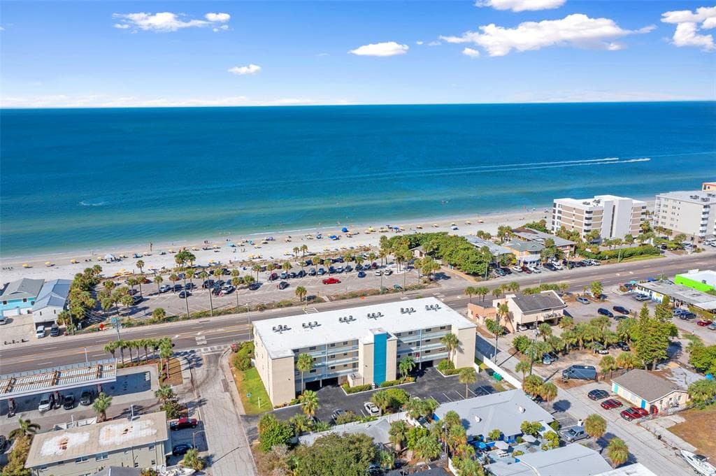 14401 GULF BOULEVARD UNIT 306 MADEIRA BEACH, FL 33708