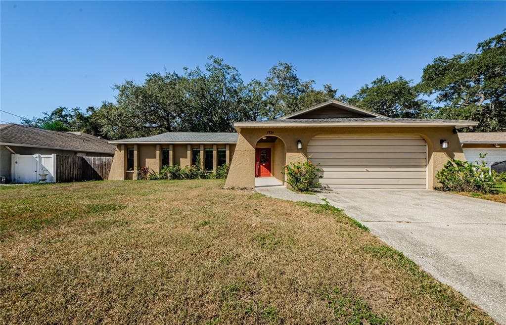 1826 LILLIAN AVENUE TARPON SPRINGS, FL 34689
