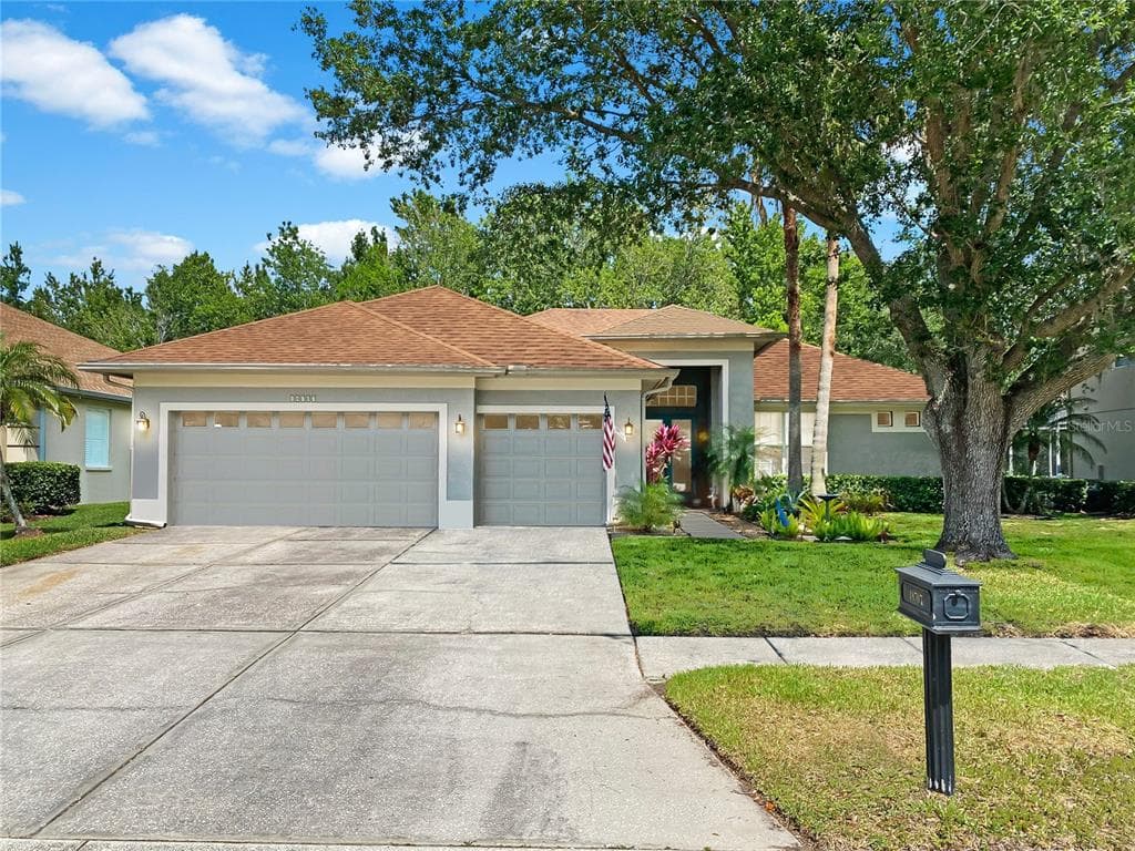 18707 CHAVILLE ROAD LUTZ, FL 33558