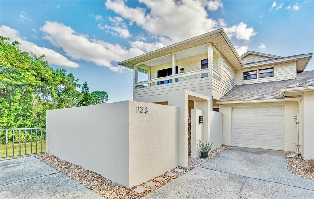 123 COLONY SOUTH DRIVE TARPON SPRINGS, FL 34689