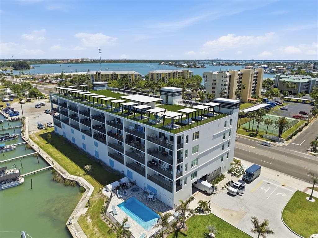 400 150TH AVENUE UNIT 305 MADEIRA BEACH, FL 33708